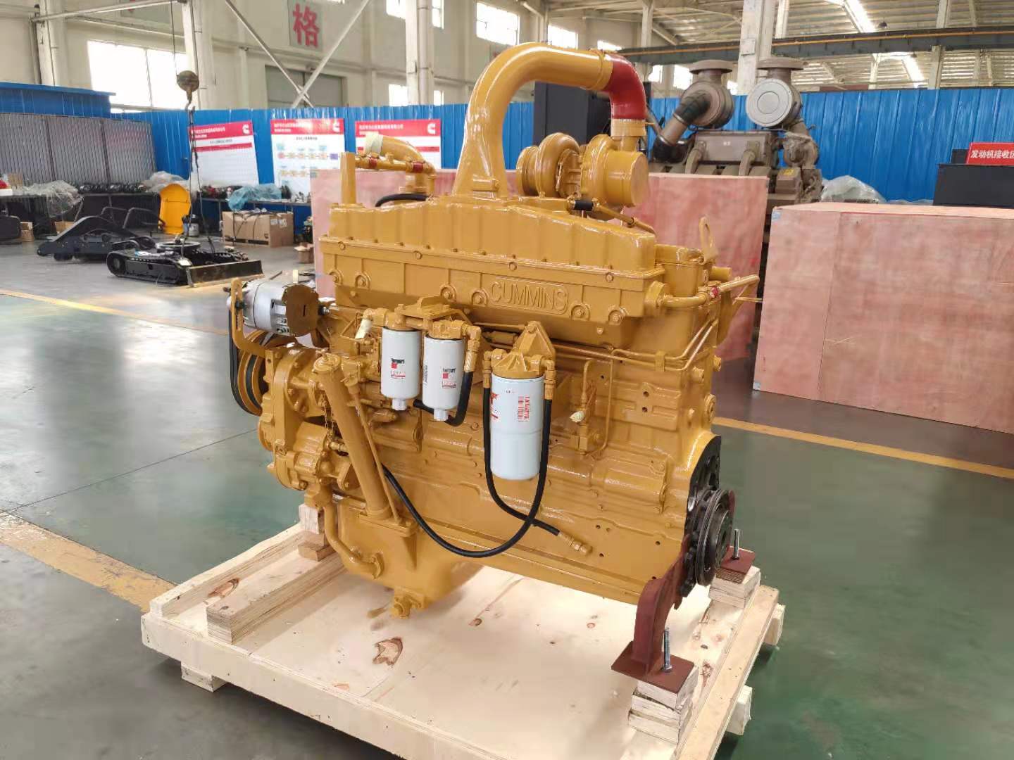 康明斯NT855-C360S10发动机配置与山推SD32推土机